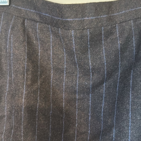 BURBERRY-Pencil Skirt- pinstripe -size 4 - Picture 10 of 10